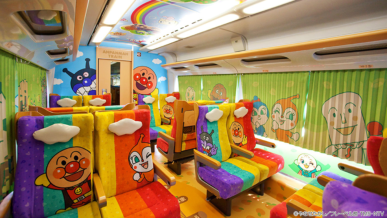 予讃線8000系アンパンマン列車